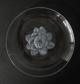 Plate with Lily