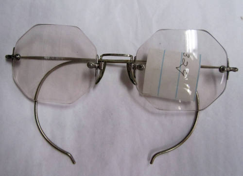 eyeglasses