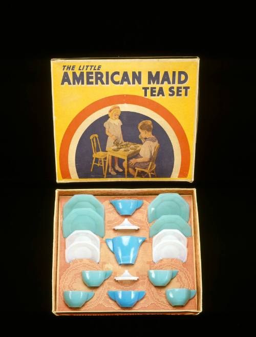 The Little American Maid Tea Set