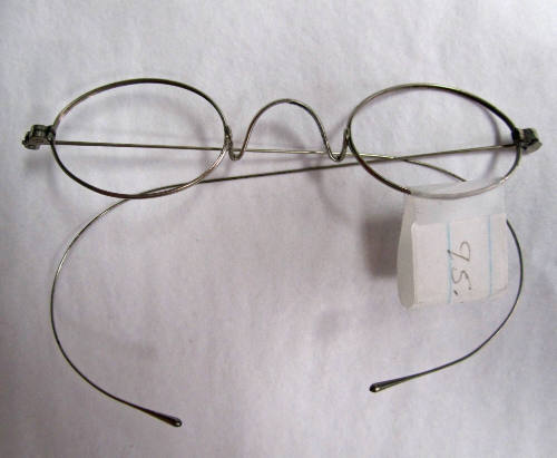 eyeglasses